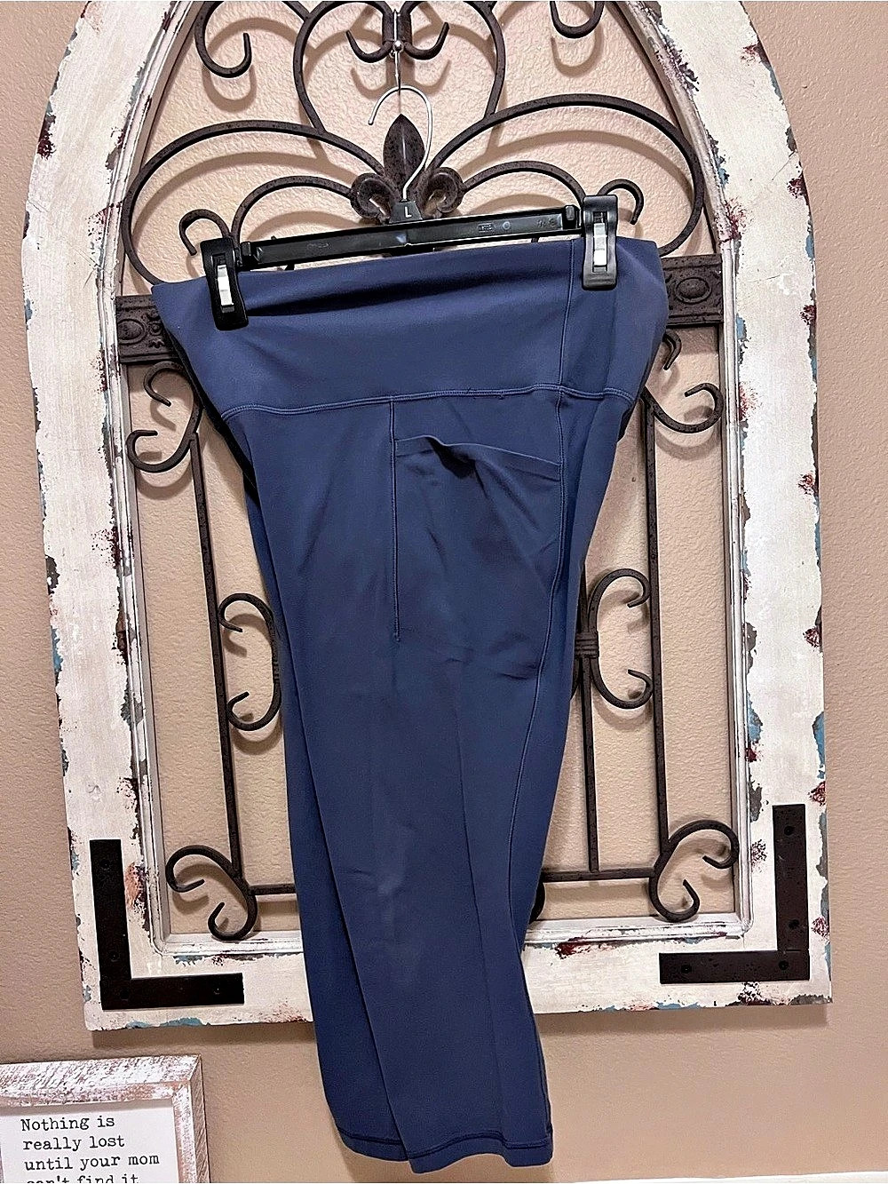 Athleta Salutation Stash Pocket II Capri Blue Leggings